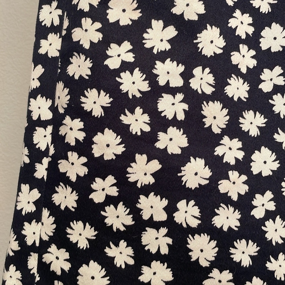 J CREW DAISY NO. 2 PENCIL SKIRT SIZE 8 - Picture 2 of 7